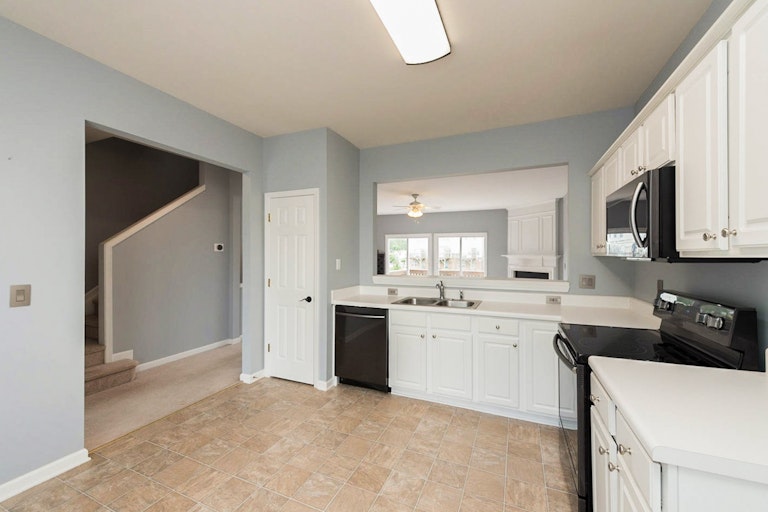 Photo 9 of 19 - 904 Sutter Gate Ln, Morrisville, NC 27560