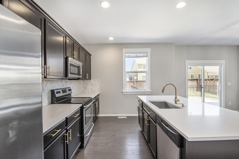 Photo 8 of 17 - 12625 E 104th Pl, Commerce City, CO 80022