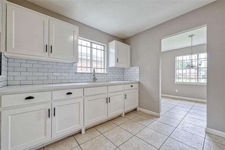 Photo 16 of 32 - 8638 Valley Flag Dr, Houston, TX 77078