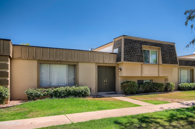 Photo 1 of 17 - 4865 N Granite Reef Rd, Scottsdale, AZ 85251