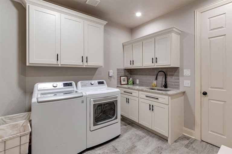 Photo 34 of 37 - 8501 Persimmon Ct, McKinney, TX 75072