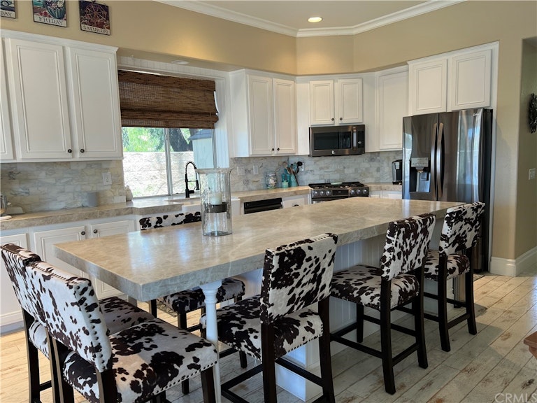 Photo 3 of 20 - 21401 Silvertree Ln, Trabuco Canyon, CA 92679