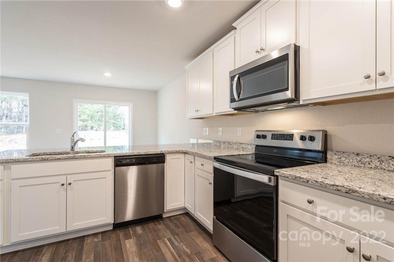 Photo 10 of 19 - 9401 Creedmore Hills Dr, Charlotte, NC 28214