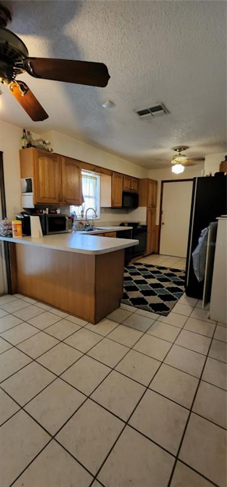 Photo 6 of 14 - 8225 Carey Rd, Lithia, FL 33547