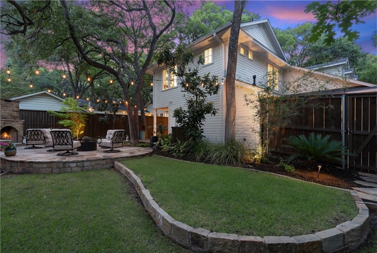 Photo 4 of 39 - 2901 Clearview Dr, Austin, TX 78703
