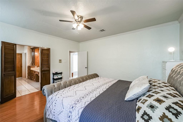 Photo 20 of 32 - 12823 Woodlite Ln, Houston, TX 77015