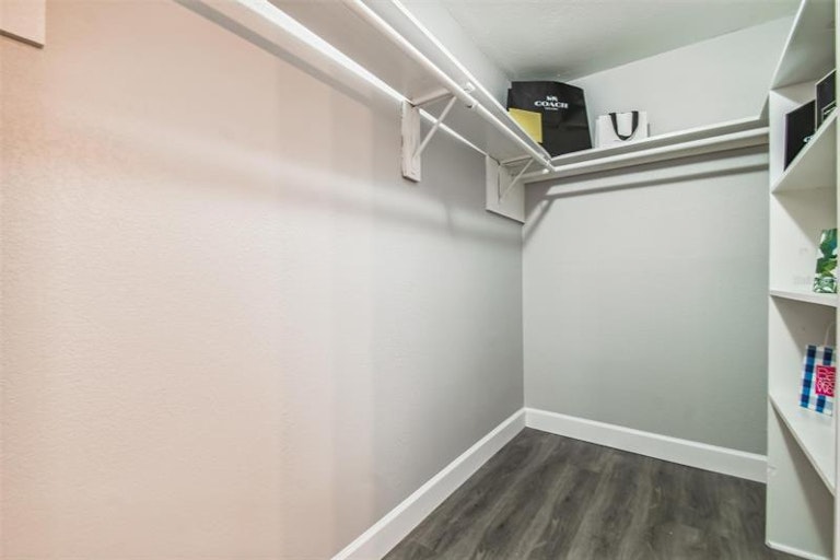 Photo 34 of 42 - 8010 Diagonal Rd N, Saint Petersburg, FL 33702