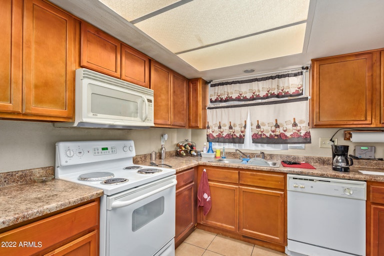 Photo 11 of 30 - 6628 N 43rd Ave, Glendale, AZ 85301