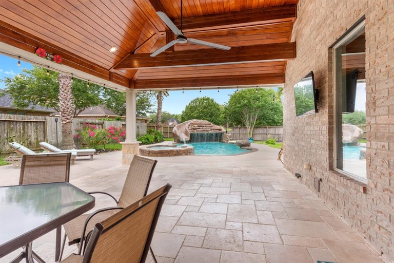 Photo 27 of 39 - 333 Grand Creek Dr, League City, TX 77573