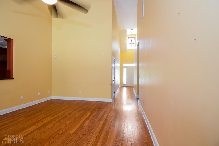 Photo 11 of 27 - 643 Royal Crest Ct, Canton, GA 30115