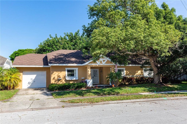 Photo 1 of 34 - 3112 Oak Bluff Dr, Orlando, FL 32827