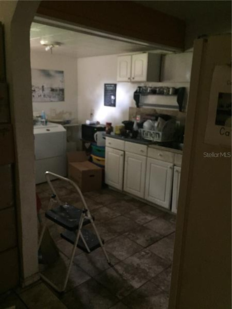 Photo 3 of 8 - 634 18th St, Orlando, FL 32805
