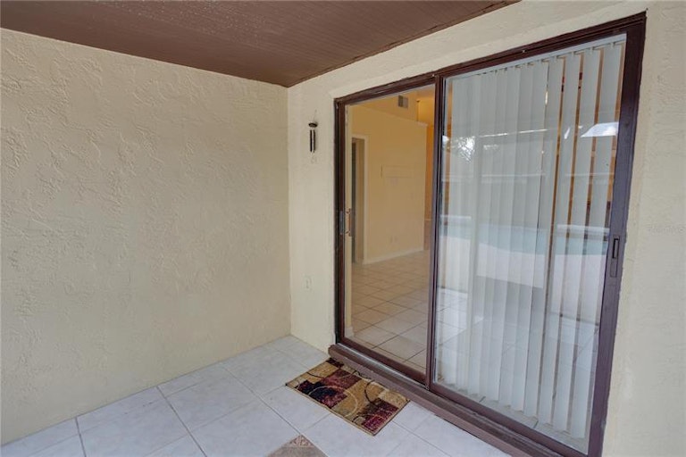 Photo 36 of 39 - 11007 Kenbrook Dr, Riverview, FL 33578