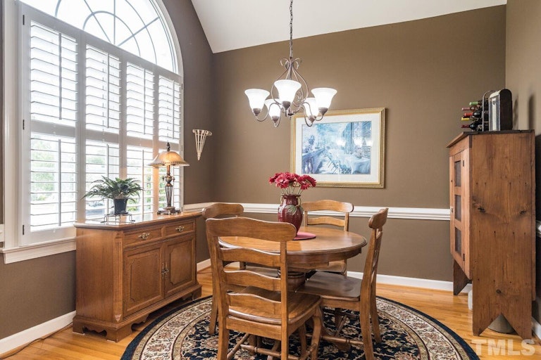 Photo 5 of 40 - 1027 Loch Lomond Dr, Clayton, NC 27520