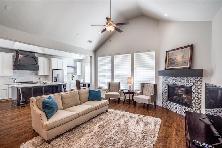 Photo 9 of 40 - 10556 Wintergreen Dr, Frisco, TX 75035