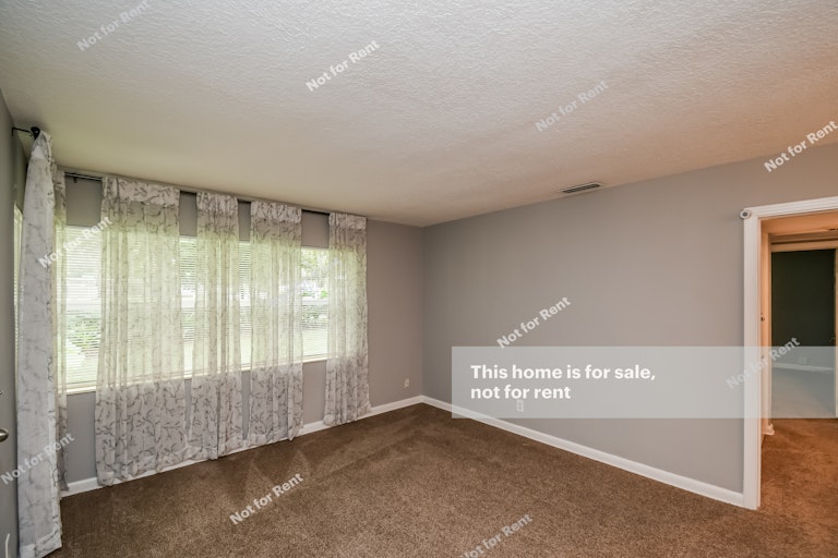 Photo 15 of 27 - 8858 Atter Ln, Jacksonville, FL 32216