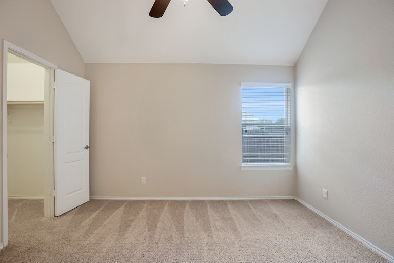 Photo 17 of 26 - 4021 Winter Springs Dr, Fort Worth, TX 76123