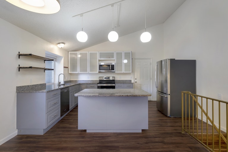 Photo 6 of 19 - 2731 S Salida Way, Aurora, CO 80013