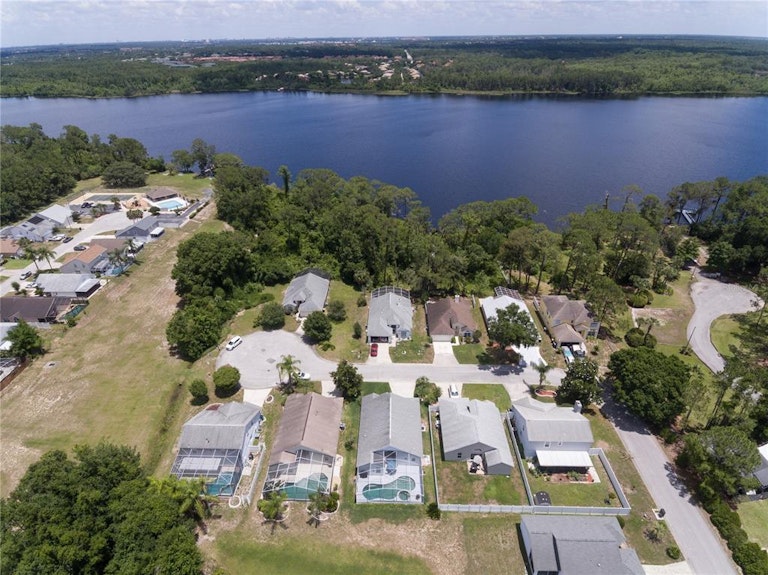 Photo 40 of 40 - 1026 Lake Davenport Blvd, Davenport, FL 33897