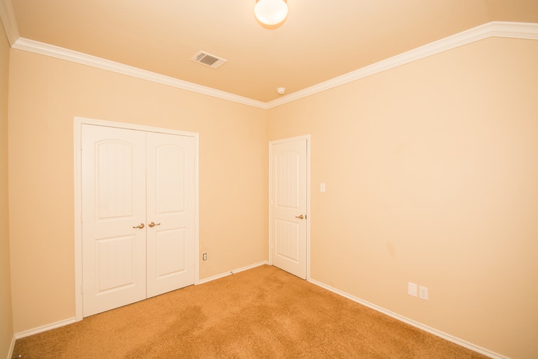 Photo 14 of 20 - 1428 Red Dr, Little Elm, TX 75068