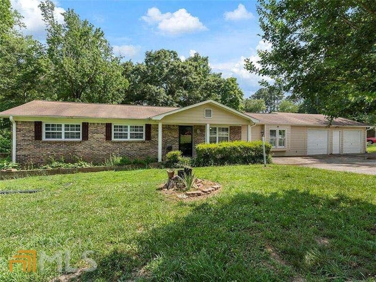 Photo 3 of 36 - 14 Deerhunter Ln, Powder Springs, GA 30127