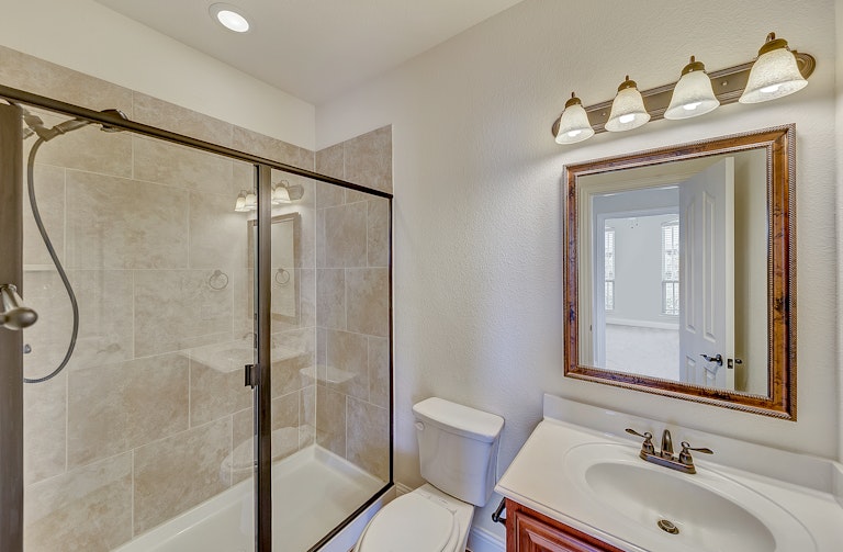 Photo 31 of 33 - 1204 Barberry Dr, Burleson, TX 76028