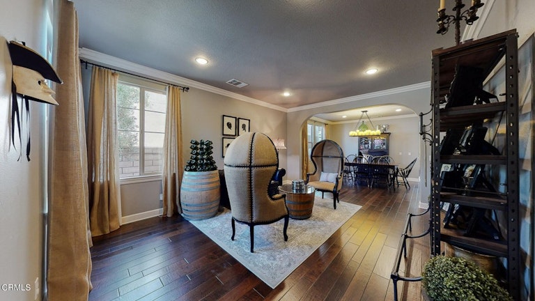 Photo 4 of 39 - 2742 Madera Dr, Pasadena, CA 91107