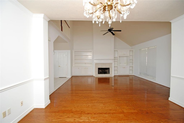 Photo 7 of 41 - 3118 Canyon Oak Ct, Houston, TX 77068