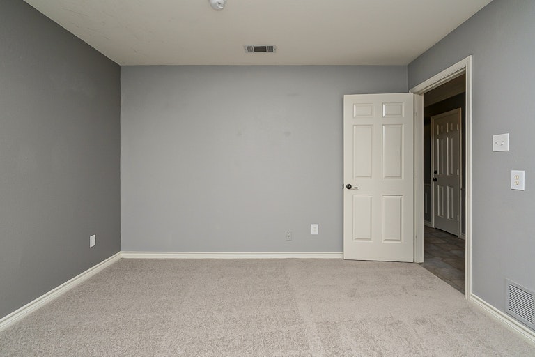 Photo 15 of 25 - 616 Pecan Creek Dr, Sunnyvale, TX 75182