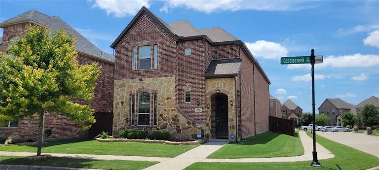 Photo 1 of 28 - 3708 Cobblecreek Dr, McKinney, TX 75070
