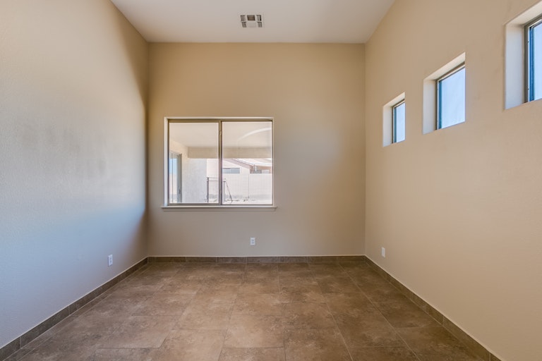 Photo 15 of 39 - 12566 W Cheery Lynn Rd, Avondale, AZ 85392