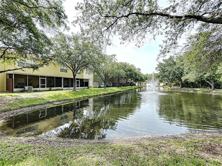 Photo 33 of 59 - 11013 Blaine Top Pl, Tampa, FL 33626