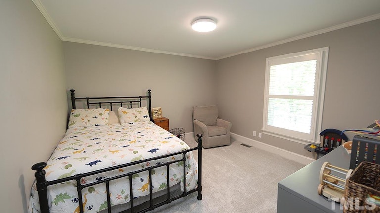 Photo 9 of 15 - 6316 Gainsborough Dr, Raleigh, NC 27612