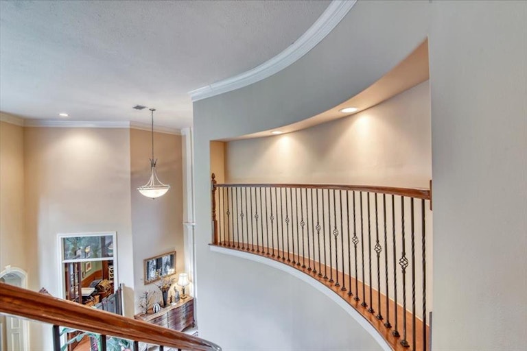 Photo 37 of 50 - 25306 Fawn Point Ct, Spring, TX 77389