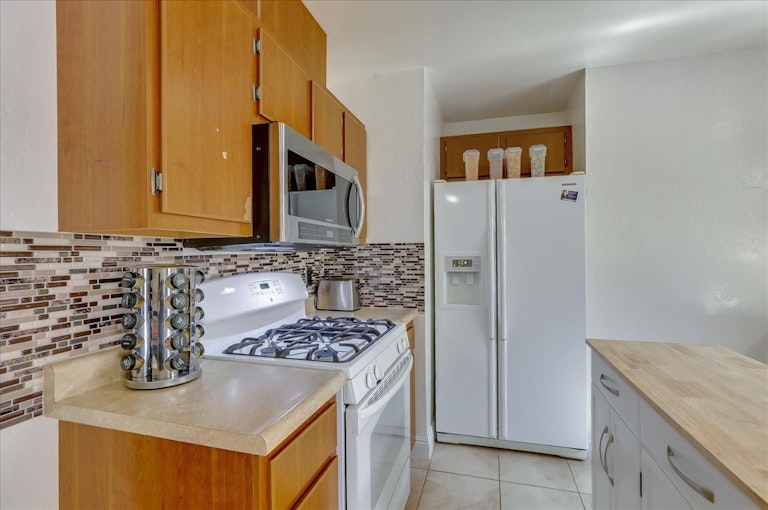 Photo 11 of 33 - 9544 Achates Cir, Sacramento, CA 95826