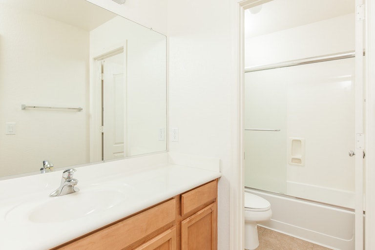 Photo 13 of 26 - 2215 W Peak View Rd, Phoenix, AZ 85085