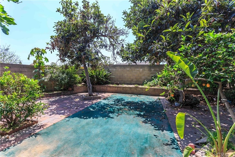 Photo 22 of 25 - 6024 Luxor St, South Gate, CA 90280