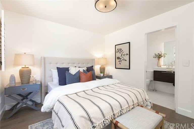 Photo 16 of 29 - 17201 Berlin Ln, Huntington Beach, CA 92649