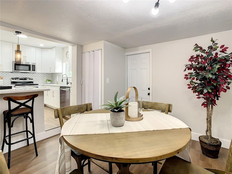 Photo 14 of 26 - 420 40th St S, Saint Petersburg, FL 33711