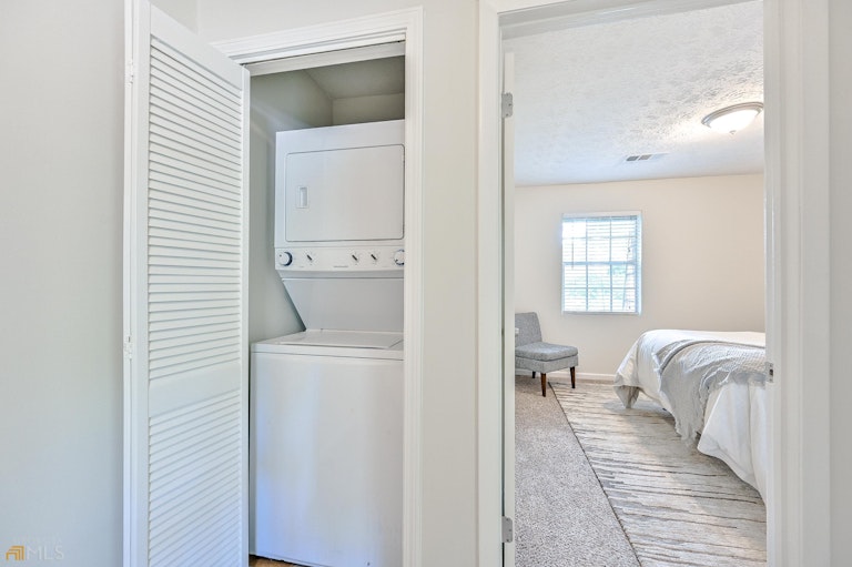 Photo 2 of 25 - 3097 Reeves St SE, Smyrna, GA 30080
