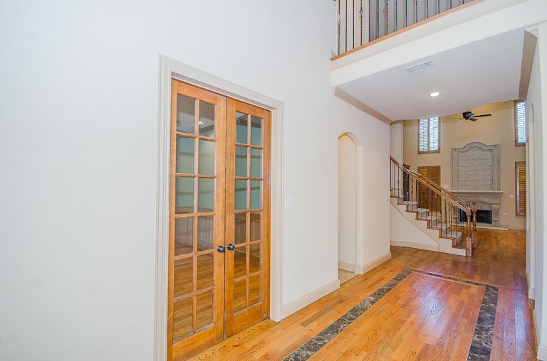 Photo 13 of 47 - 3006 Queen Ann Ct, Arlington, TX 76001