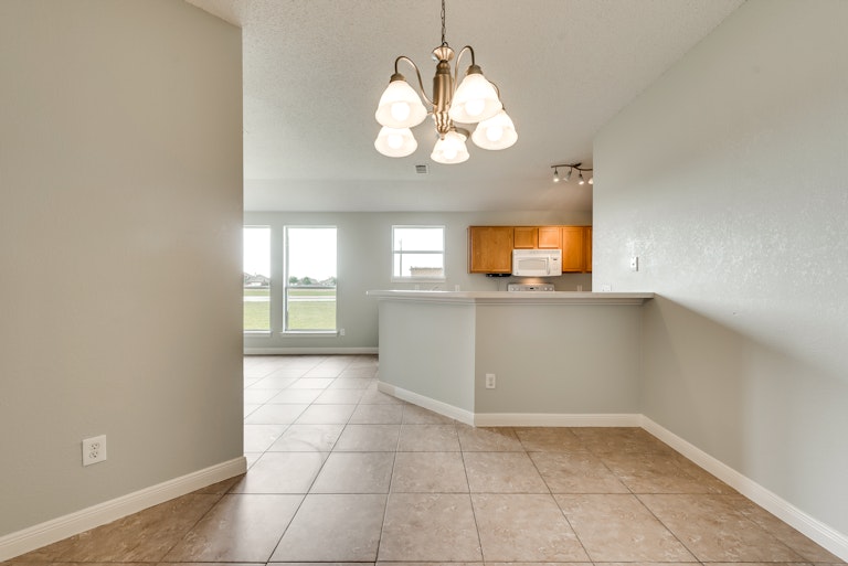 Photo 10 of 32 - 203 Piccadilly Cir, Wylie, TX 75098