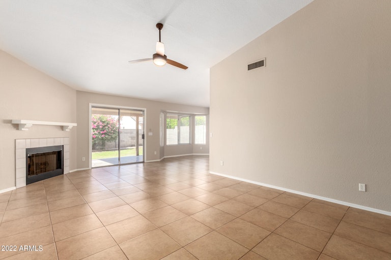 Photo 3 of 16 - 483 E Monterey St, Chandler, AZ 85225