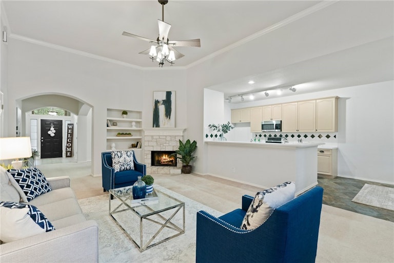 Photo 2 of 28 - 11800 Watercrest Ct, Austin, TX 78738
