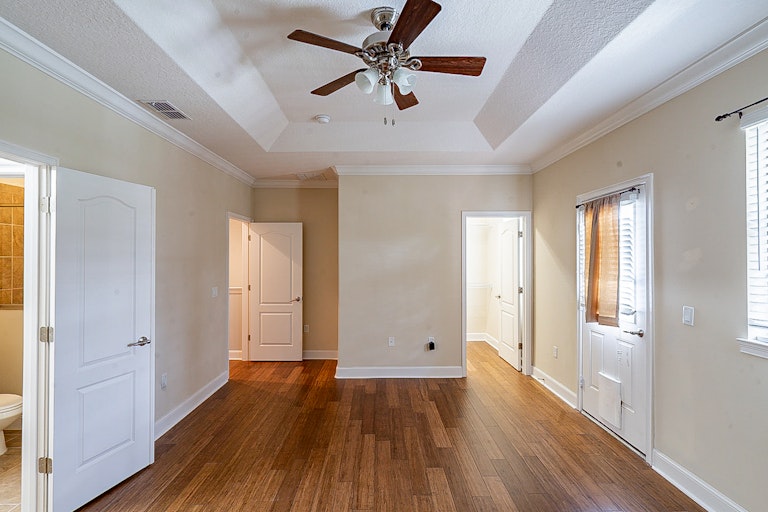 Photo 17 of 28 - 10611 Village Lake Rd, Windermere, FL 34786