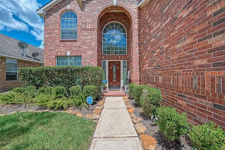 Photo 6 of 50 - 5606 Sage Willow Ln, Rosharon, TX 77583