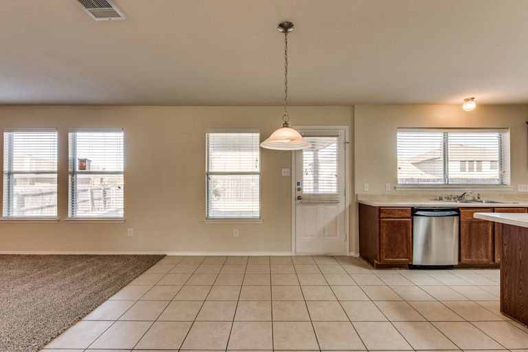 Photo 10 of 37 - 414 Hackberry Dr, Fate, TX 75087