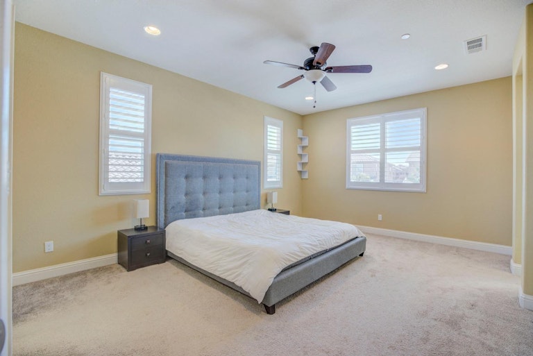 Photo 12 of 35 - 4848 Ammolite Way, Elk Grove, CA 95757