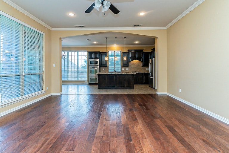 Photo 11 of 37 - 4712 Eddleman Dr, Fort Worth, TX 76244