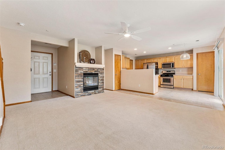 Photo 3 of 33 - 7962 S Kalispell Way, Englewood, CO 80112